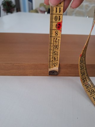 Mensola in legno con staffe nere