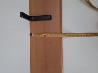 Mensola in legno con staffe nere