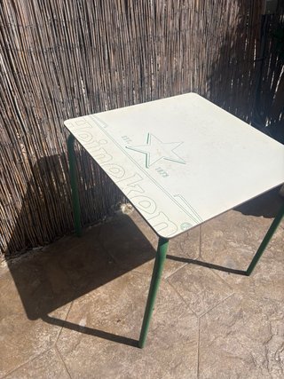 Tavoli da bar o per qualsiasi tipo di utilizzo.