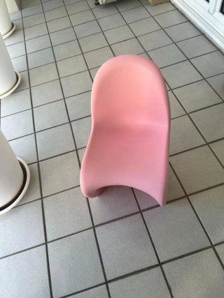 Silla Vitra infantil rosa