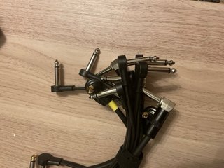 Fuente Alimentación pedales y Patch cables