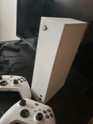 Xbox Series S Blanca + 2 Mandos