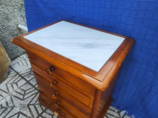 Mesitas de noche de madera maciza y mármol