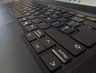Lenovo E14 Ultra 7 1TB/32GB Ultimo Modelo