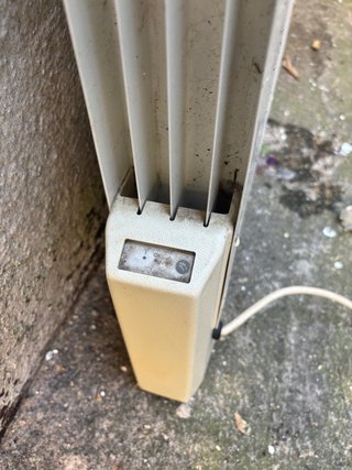 Estufa eléctrica beige/blanca