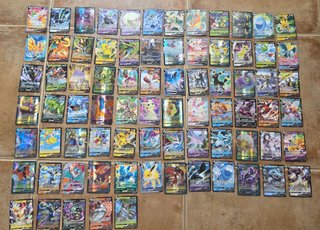 Lote 77 Cartas Pokémon V.