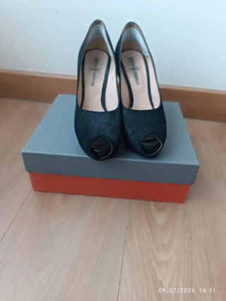 Zapatos de tacón negros con plataforma