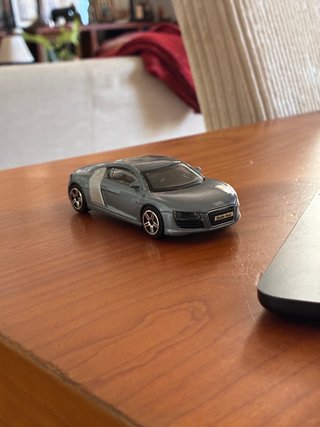 **Audi R8 – Escala 1:43**
