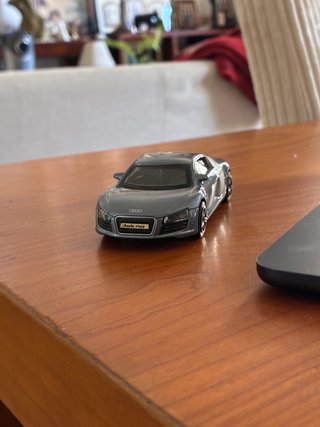 **Audi R8 – Escala 1:43**