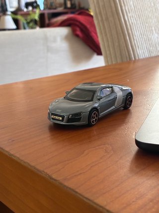 **Audi R8 – Escala 1:43**