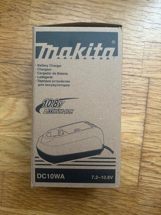 Cargador Makita DC10WA 10.8V