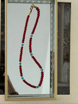 Set collane perle rosse e turchesi