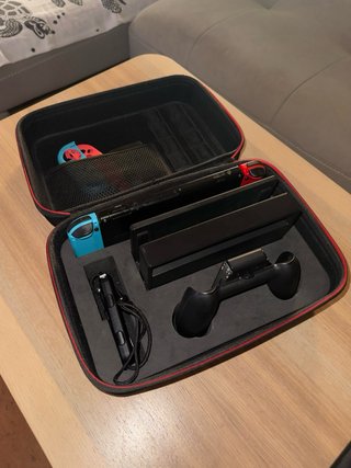 Nintendo Switch + Maletín COMPLETO + Fifa 20