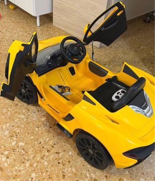 Coche teledirigido grande para niños (2-6 años)