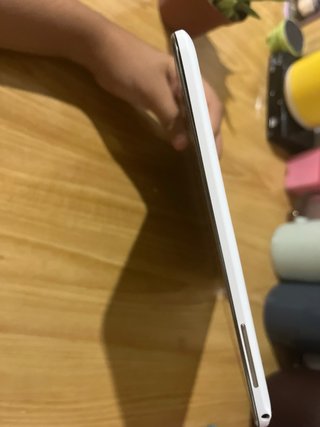 Tablet Samsung Blanca y Plateada