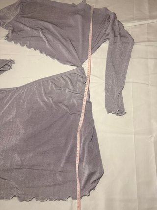Vestido ASOS gris metalizado asimétrico