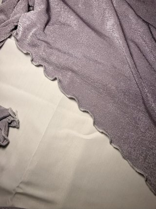 Vestido ASOS gris metalizado asimétrico