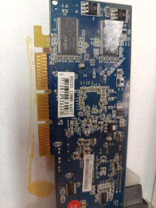 Tarjeta Gráfica R9250 AGP 128MB
