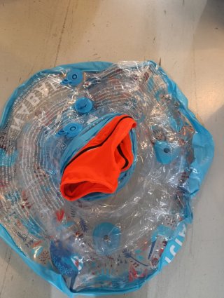 Flotador bebé con asiento y protección solar