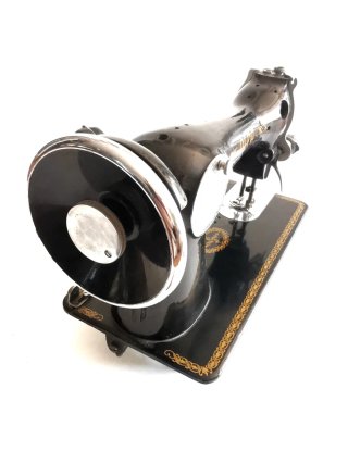 Preciosa máquina de coser antigua marca Alfa