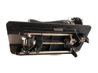 Preciosa máquina de coser antigua marca Alfa