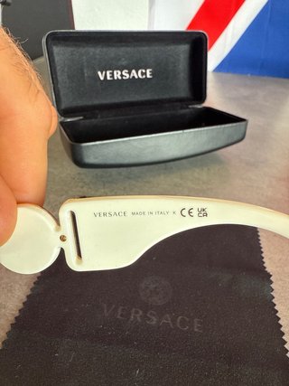 Gafas Versace Blancas y Doradas