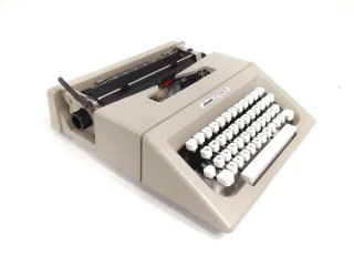 Maquina de escribir Olivetti Lettera 25