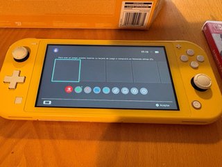 Nintendo Switch Lite Amarillo