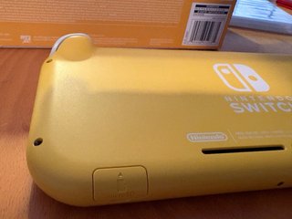Nintendo Switch Lite Amarillo