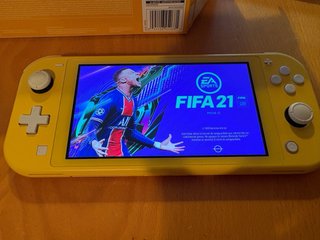 Nintendo Switch Lite Amarillo