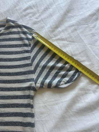 T-shirt Zara a righe grigio e bianco