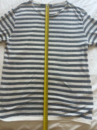 T-shirt Zara a righe grigio e bianco