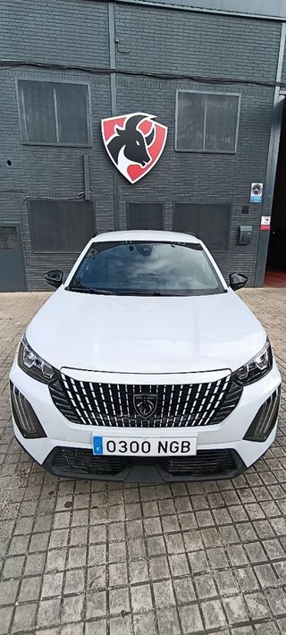 Peugeot 2008 Allure Gasolina 100 S&S 6 Vel. MAN