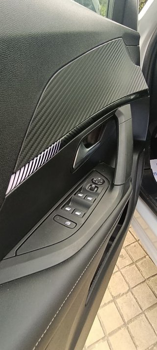 Peugeot 2008 Allure Gasolina 100 S&S 6 Vel. MAN