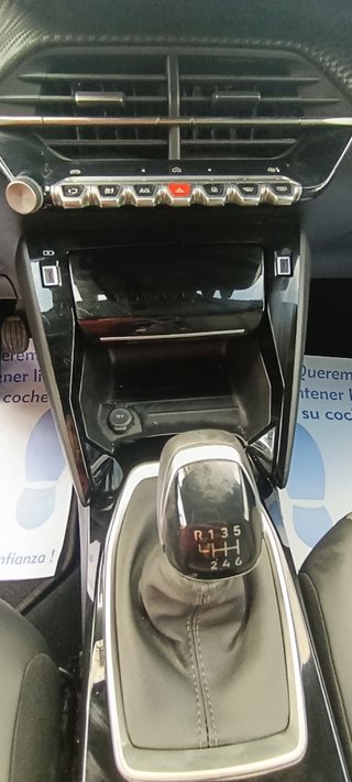 Peugeot 2008 Allure Gasolina 100 S&S 6 Vel. MAN