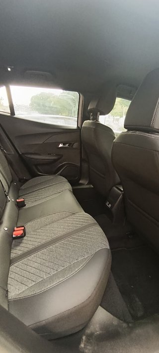 Peugeot 2008 Allure Gasolina 100 S&S 6 Vel. MAN