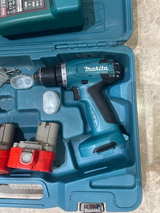 Taladros Makita con cargador y baterías