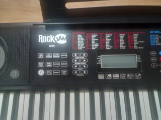 ¡¡¡URGE POR MUDANZA!!! Teclado RockJam R201 con so