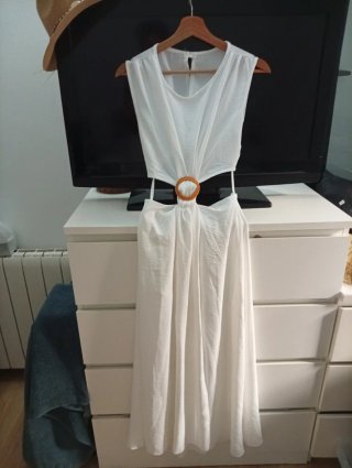 Vestido largo blanco con corte