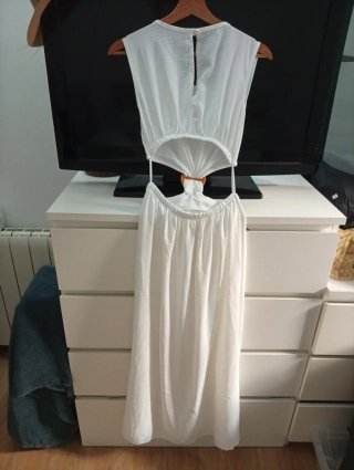 Vestido largo blanco con corte