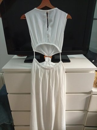 Vestido largo blanco con corte