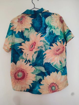 Camisa Hawaiana Flores. Talla M