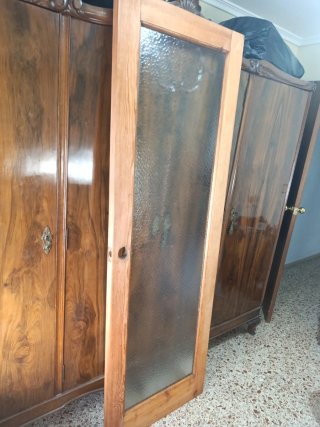 Puerta madera maciza con cristal