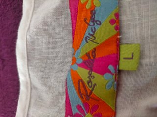 Camisa o blusa bordada blanca y naranja