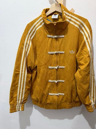 Chaqueta Adidas Amarilla con Tiras Blancas