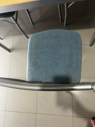 Mesa y 4 sillas comedor