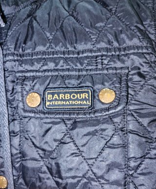Chaqueta Barbour acolchada negra hombre original