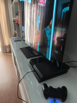 PS4 Negra con Mando y 2 Juegos
