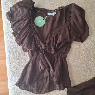 Conjunto falda volantes y top marrón