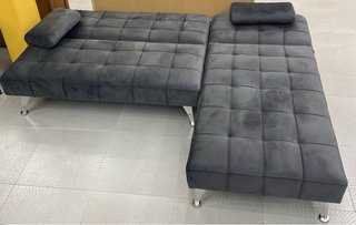Sofá modular gris de terciopelo